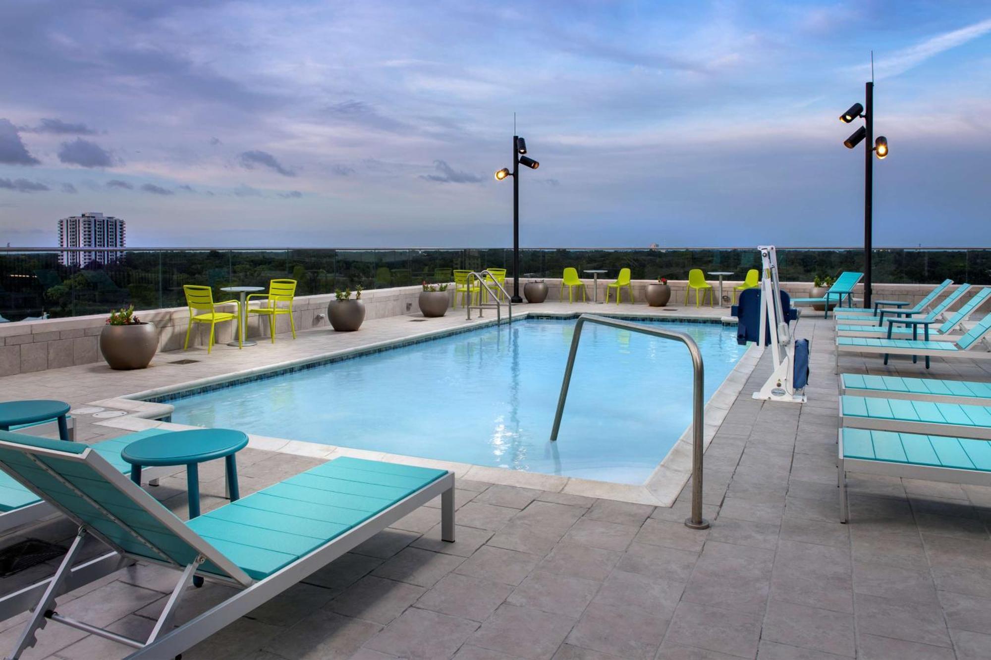 Hilton Garden Inn Orlando Downtown Bagian luar foto