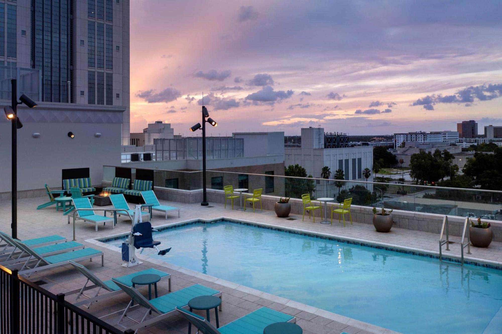 Hilton Garden Inn Orlando Downtown Bagian luar foto